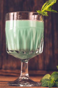Grasshopper cocktail drink